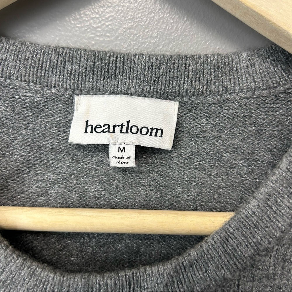 Heartloom Grey Long Sleeve Crew Sweater Size Medium - Picture 3 of 8